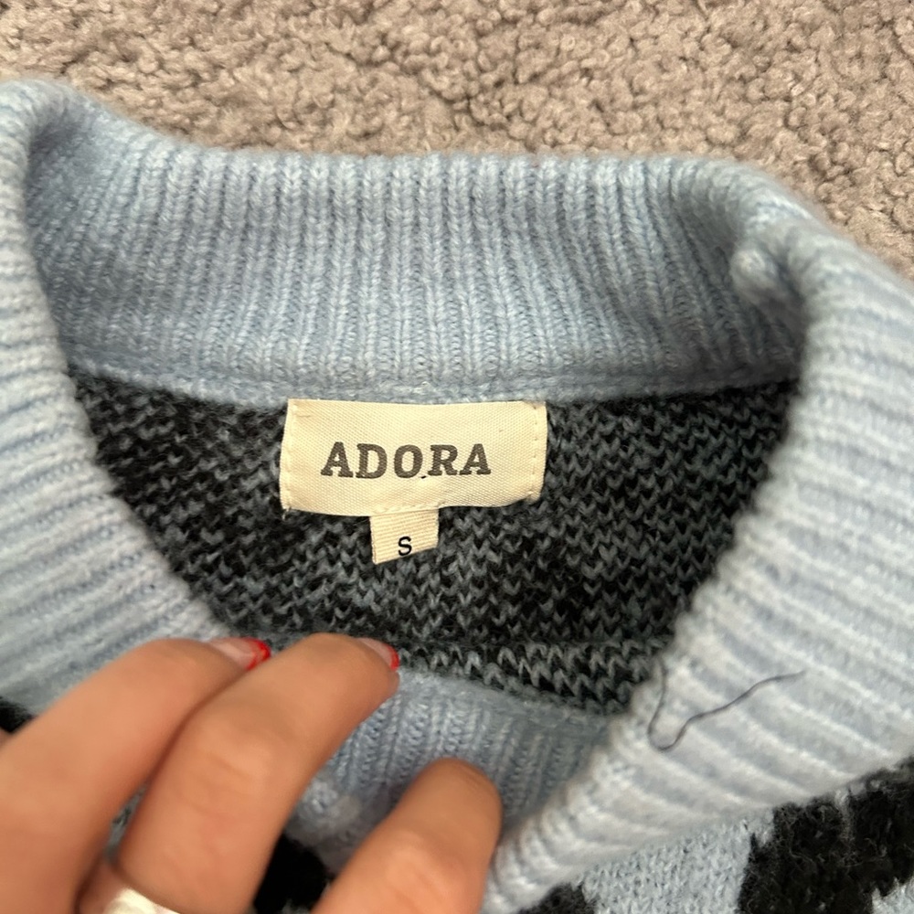 sweater - Picture 3 of 3
